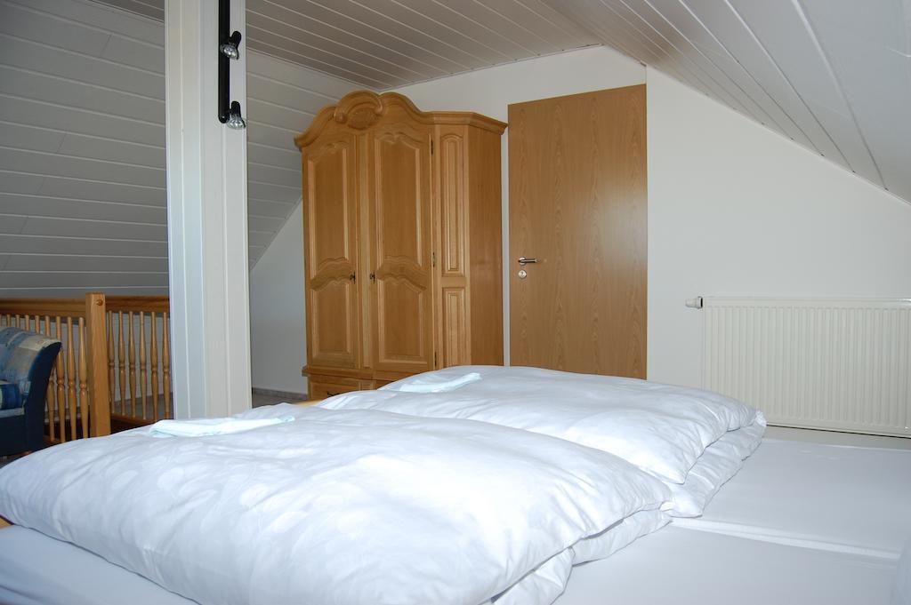 Landgasthof "Am Park" Rottendorf Quarto foto